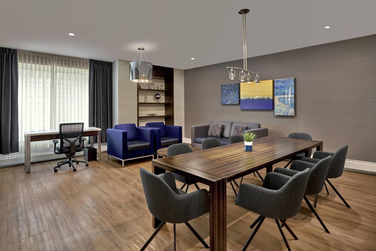 Delta Hotels By Marriott Edmonton Centre Suites Ngoại thất bức ảnh