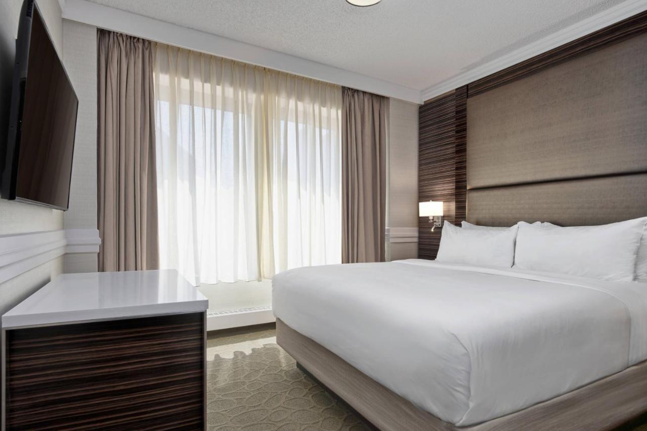 Delta Hotels By Marriott Edmonton Centre Suites Ngoại thất bức ảnh