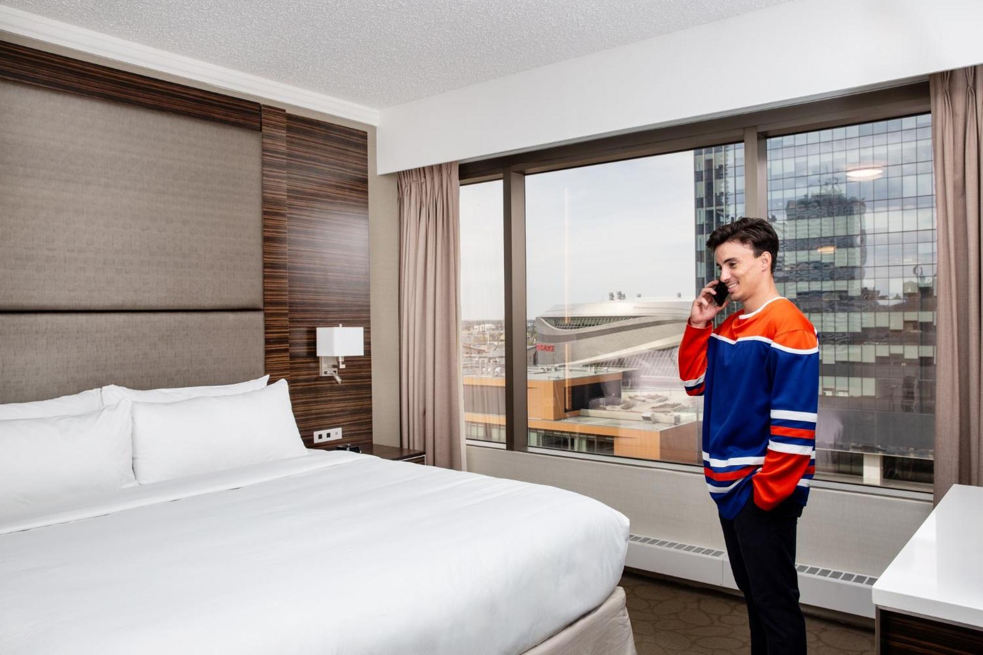 Delta Hotels By Marriott Edmonton Centre Suites Ngoại thất bức ảnh