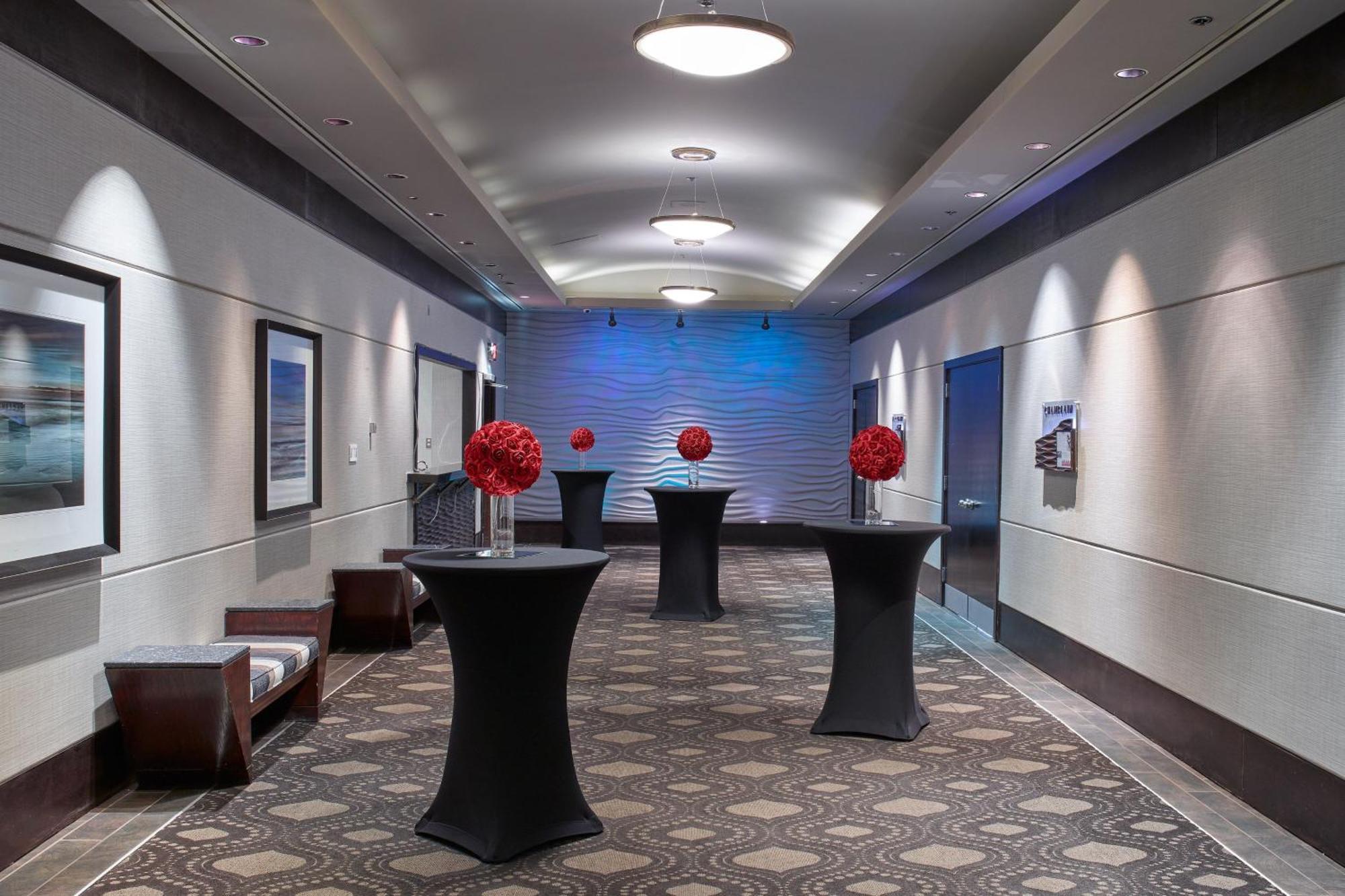 Delta Hotels By Marriott Edmonton Centre Suites Ngoại thất bức ảnh