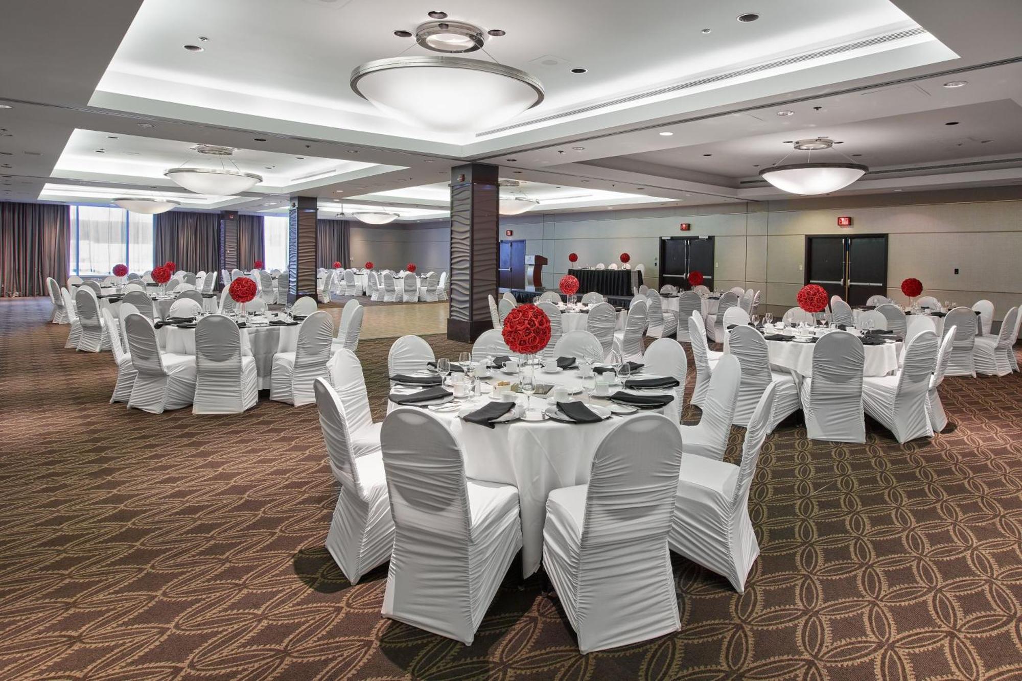 Delta Hotels By Marriott Edmonton Centre Suites Ngoại thất bức ảnh