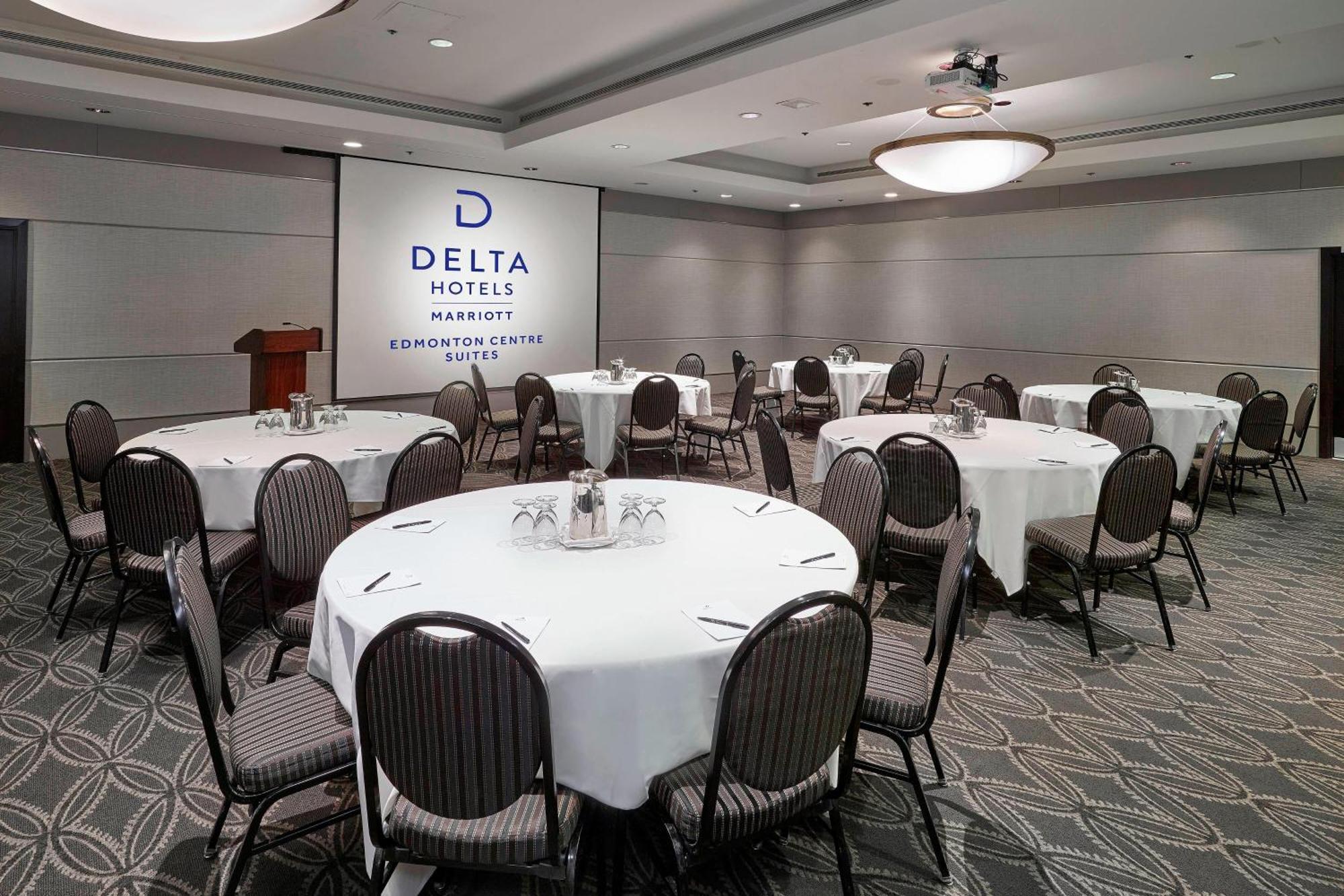 Delta Hotels By Marriott Edmonton Centre Suites Ngoại thất bức ảnh