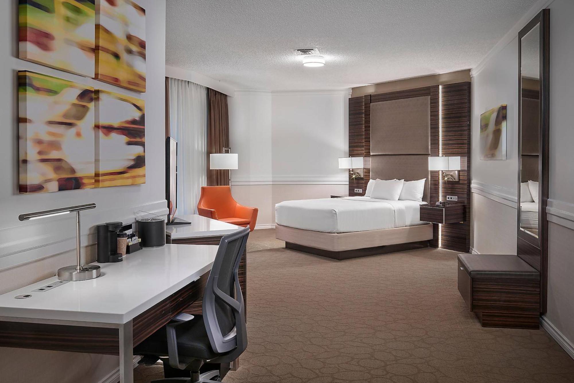 Delta Hotels By Marriott Edmonton Centre Suites Ngoại thất bức ảnh