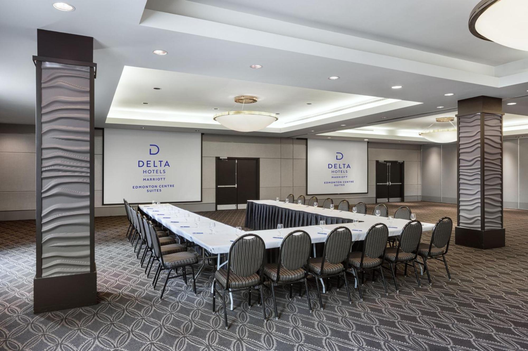 Delta Hotels By Marriott Edmonton Centre Suites Ngoại thất bức ảnh