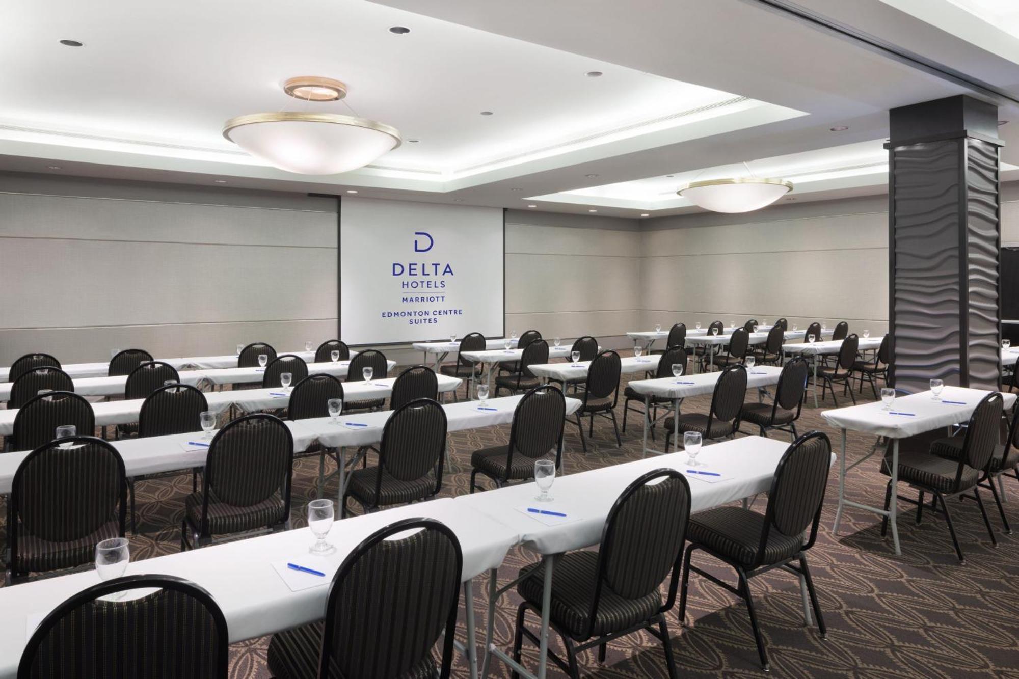 Delta Hotels By Marriott Edmonton Centre Suites Ngoại thất bức ảnh