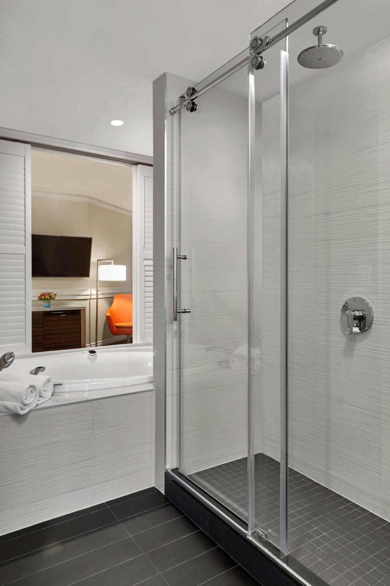 Delta Hotels By Marriott Edmonton Centre Suites Ngoại thất bức ảnh
