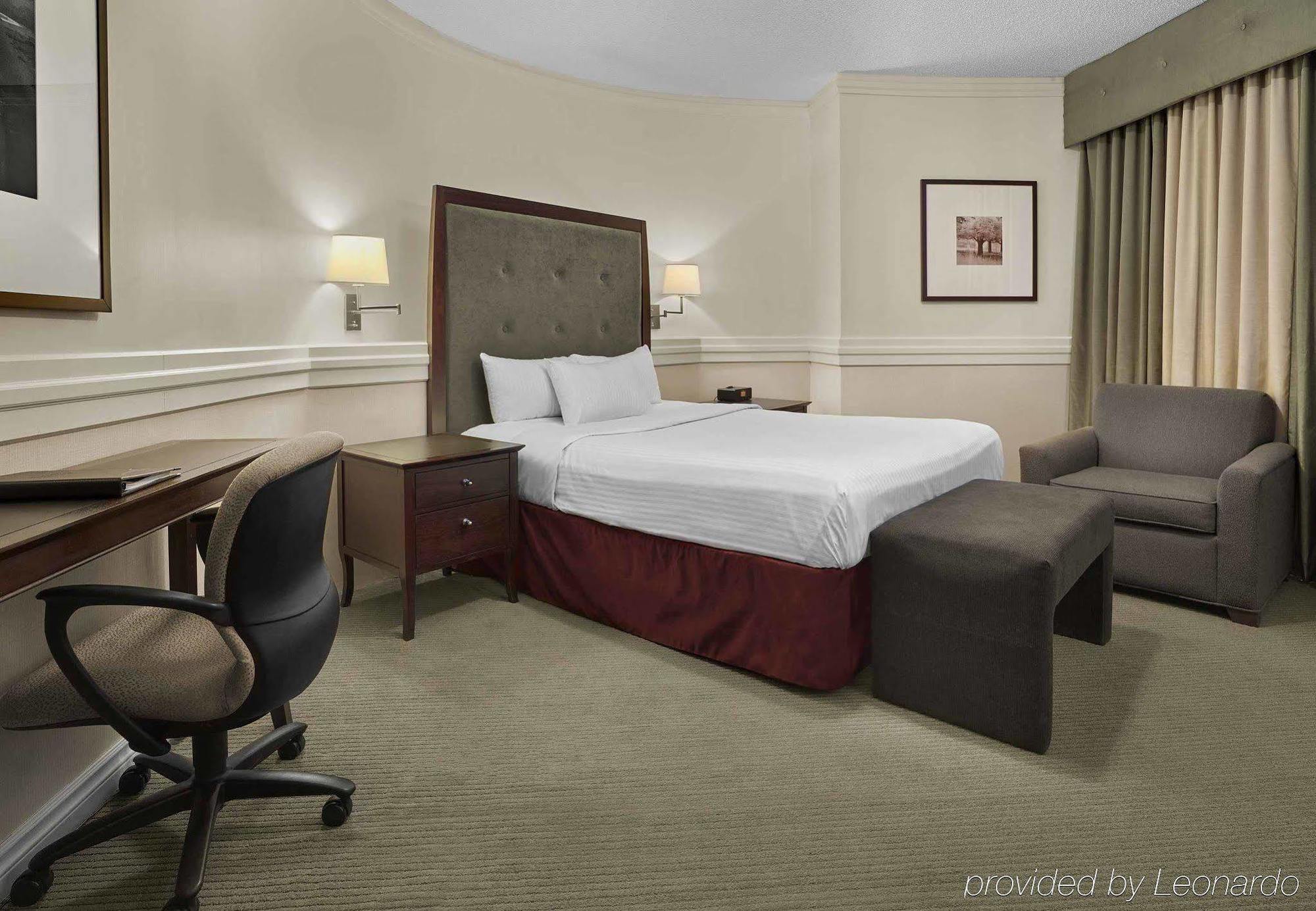 Delta Hotels By Marriott Edmonton Centre Suites Ngoại thất bức ảnh