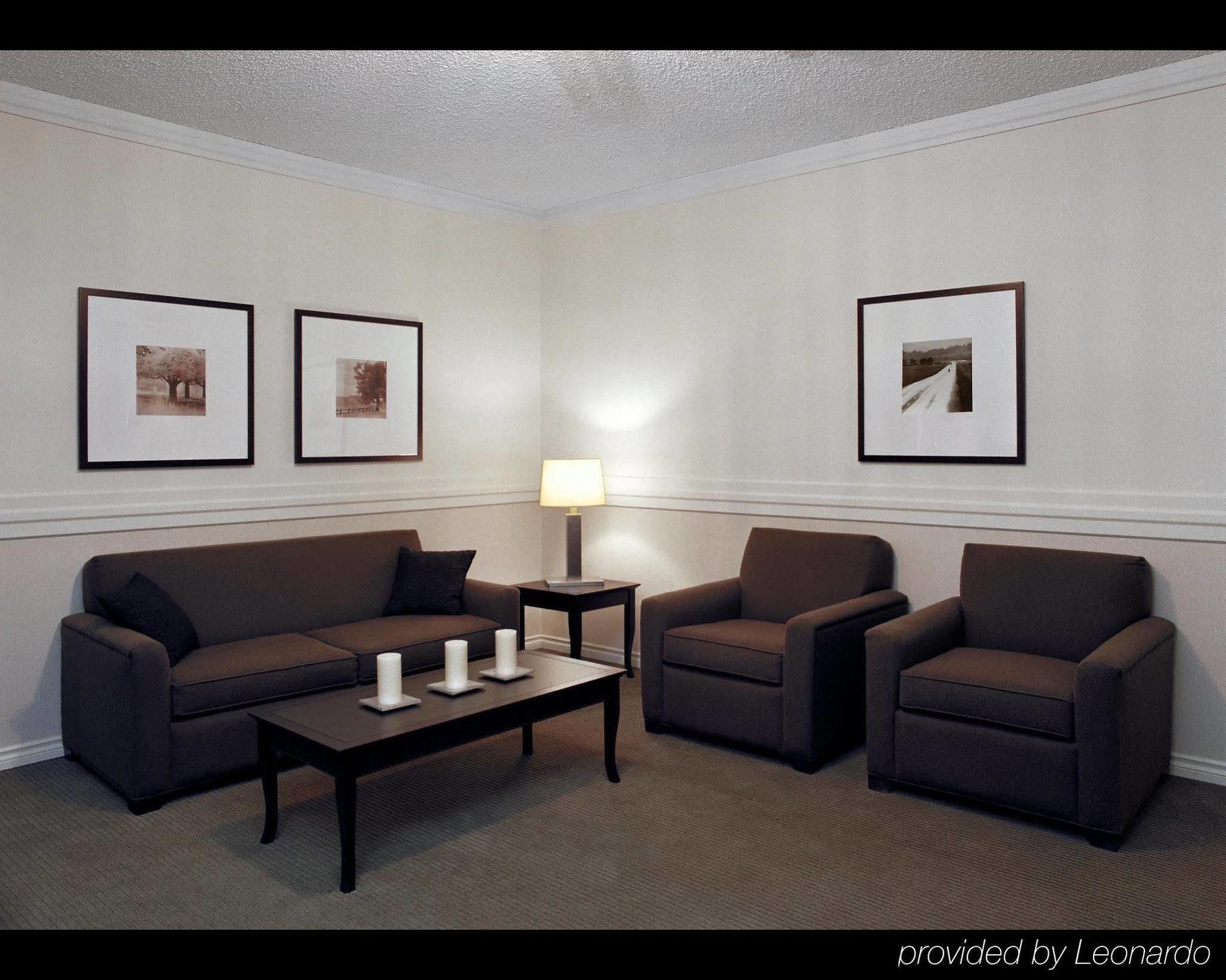 Delta Hotels By Marriott Edmonton Centre Suites Ngoại thất bức ảnh