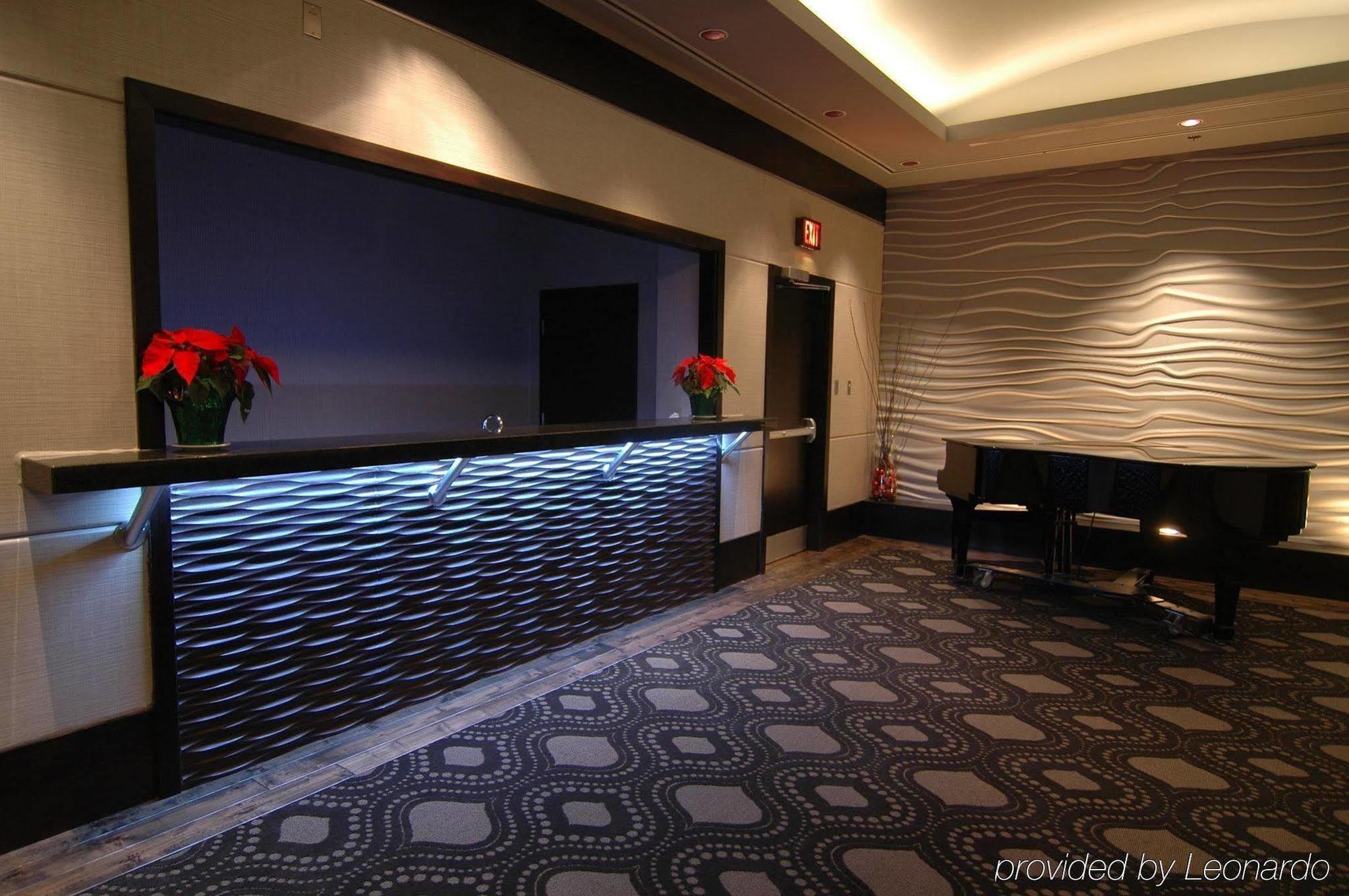 Delta Hotels By Marriott Edmonton Centre Suites Ngoại thất bức ảnh
