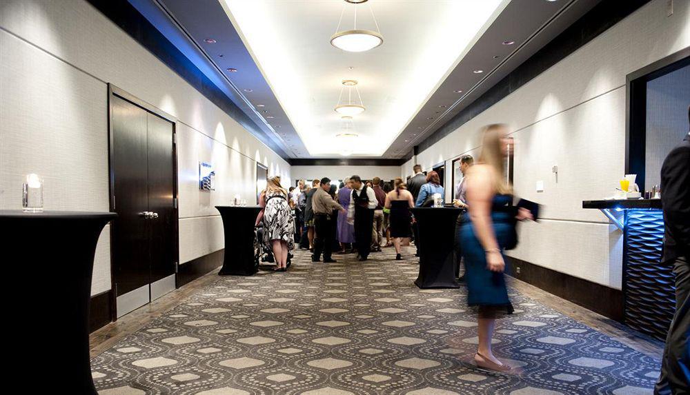 Delta Hotels By Marriott Edmonton Centre Suites Ngoại thất bức ảnh